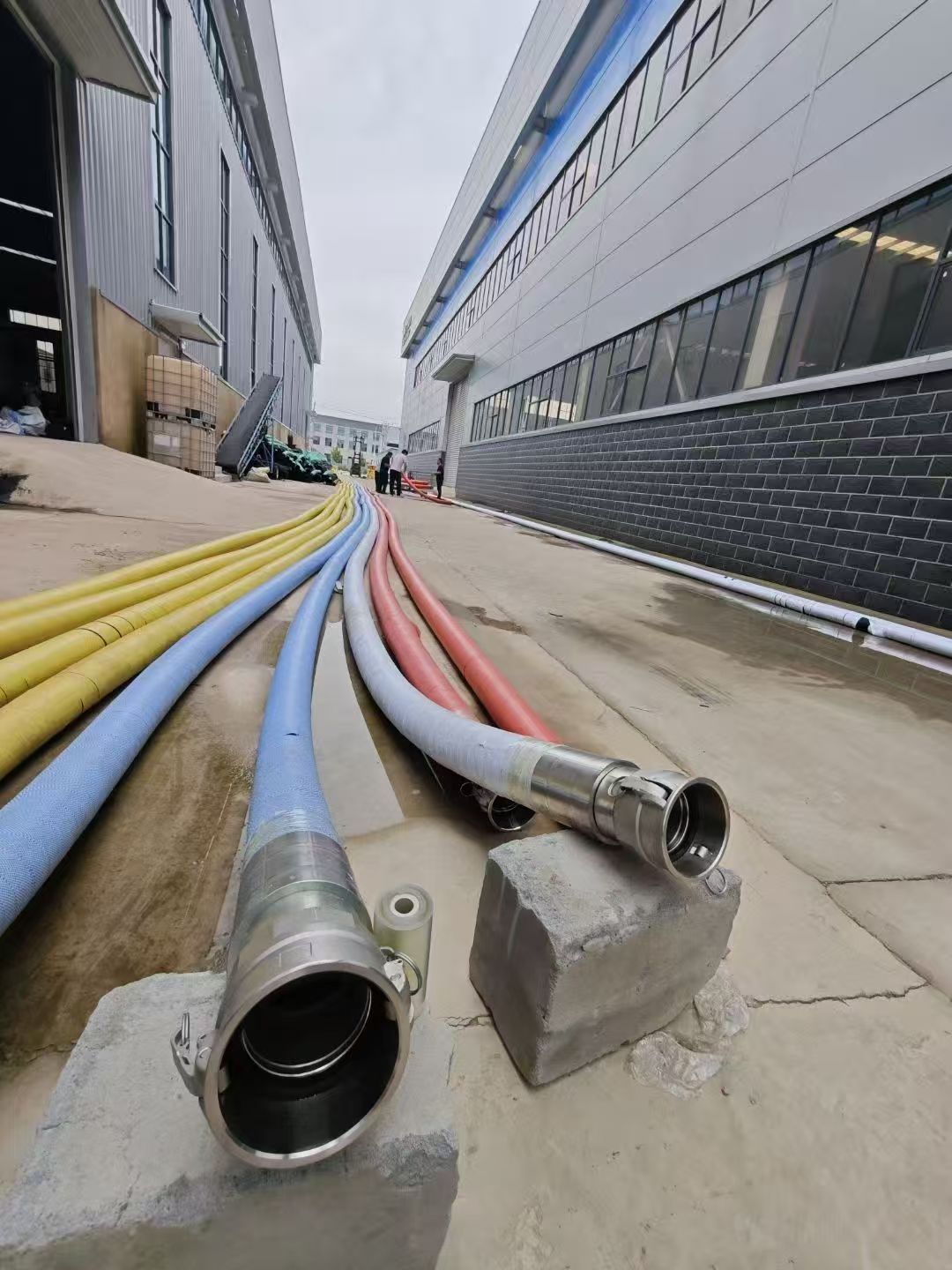 超柔钢丝缠绕：10000psi API 7K泥浆管内层与增强层技术揭秘