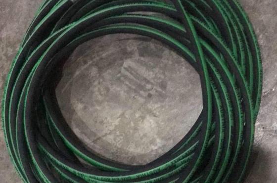 PTFE高纯度酸碱溶剂输送管：尖端耐腐蚀解决方案